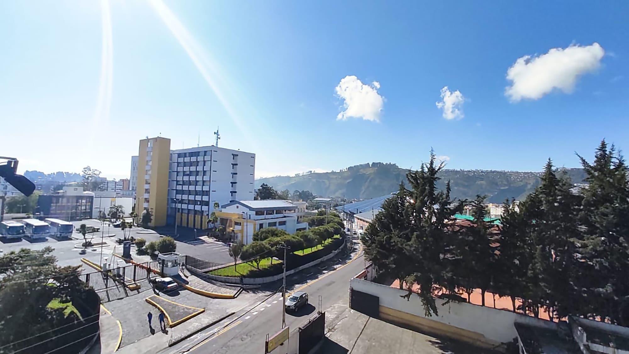 Fenix Hotel Quito Exterior photo